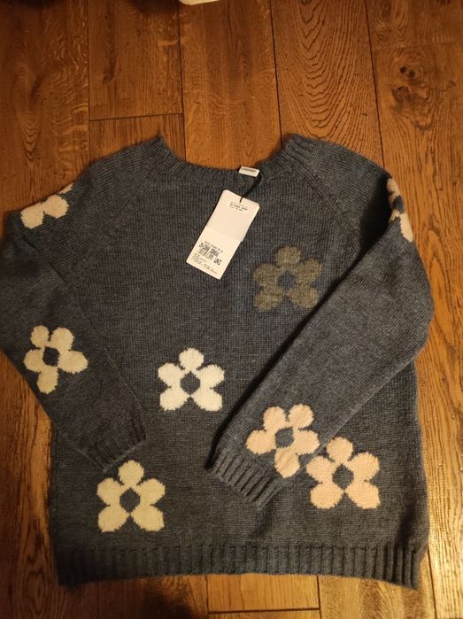 Sweter Unisono niebieski w kwiatki, nowy