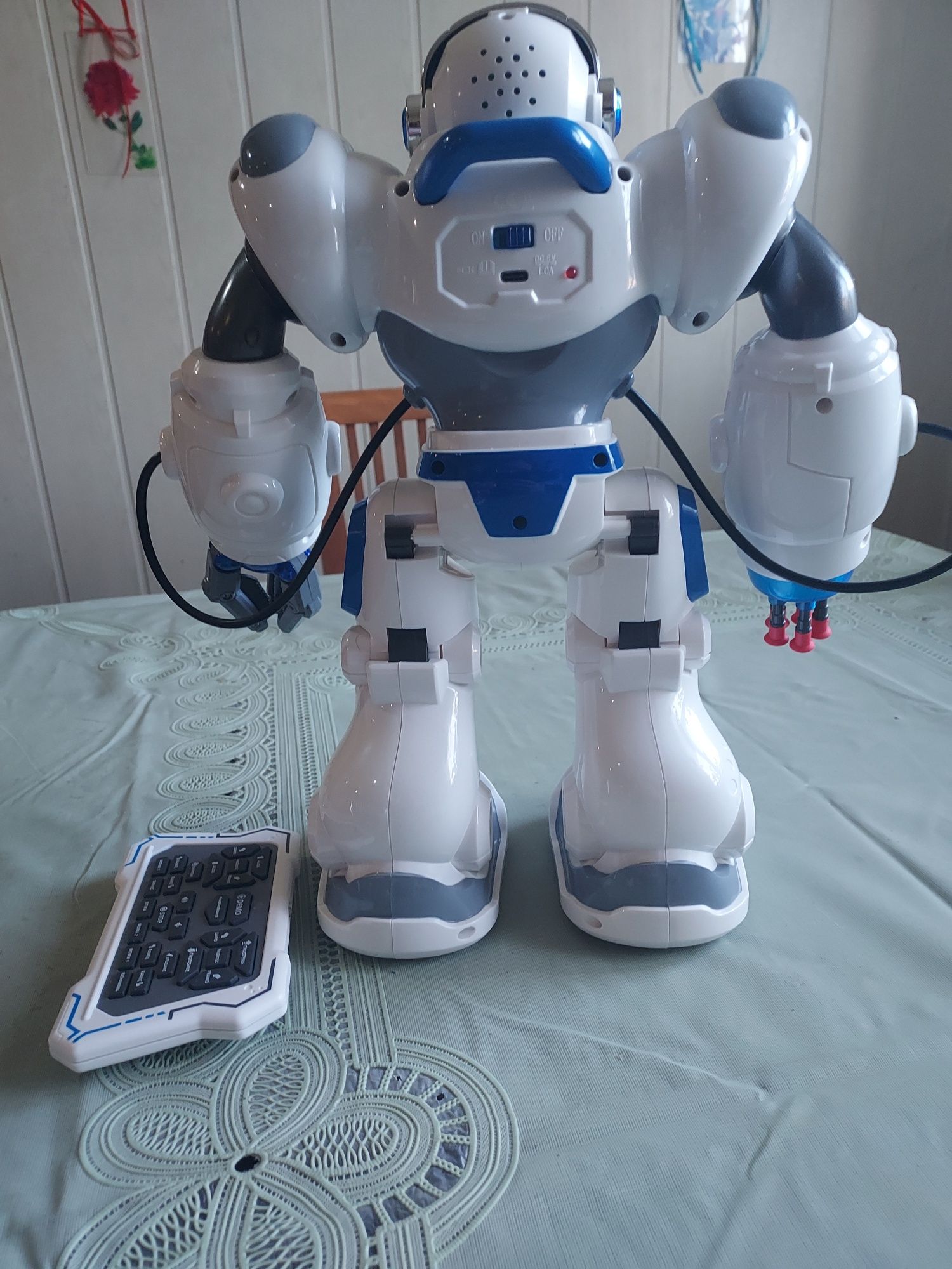 Duży robot sterowany