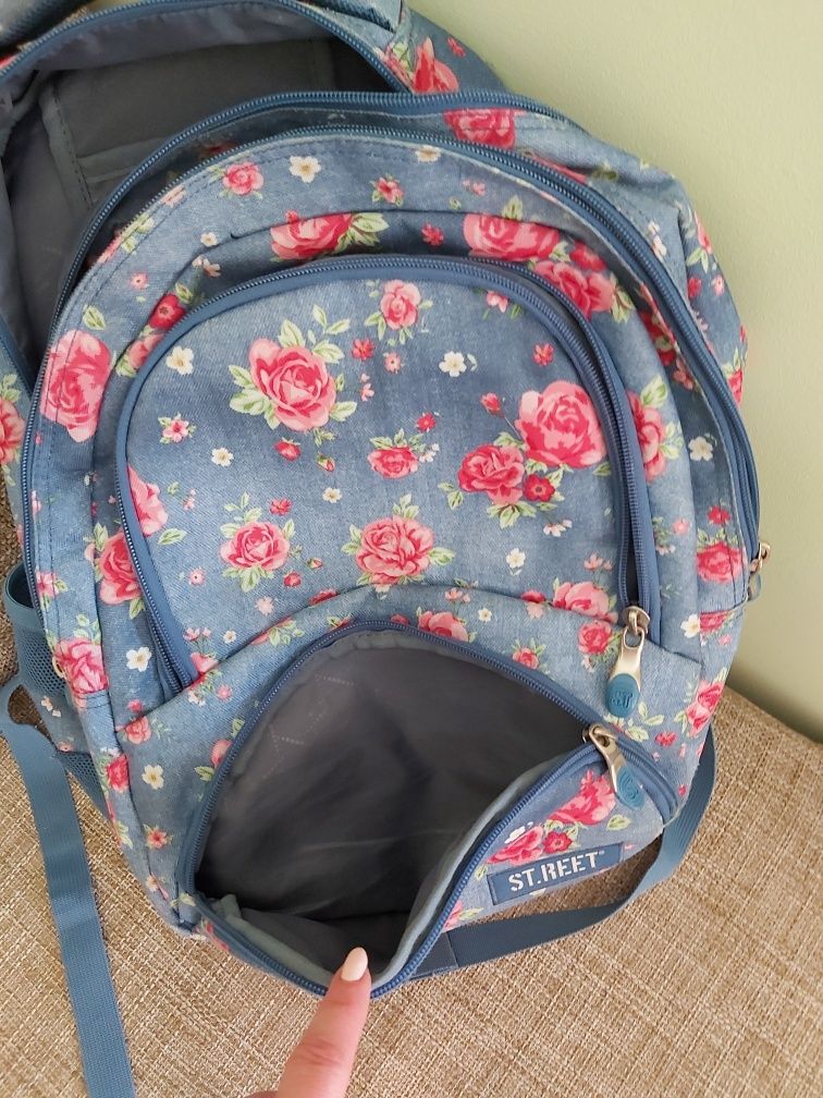 Plecak szkolny denim w kwiaty różowe
