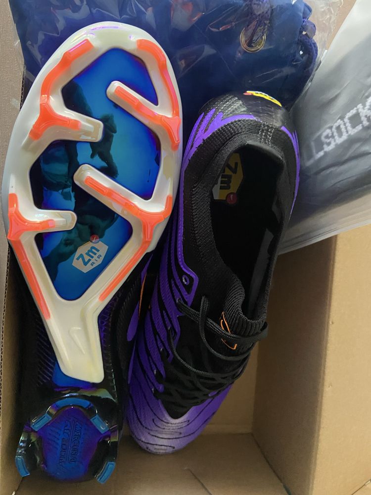 Chuteiras Nike novas