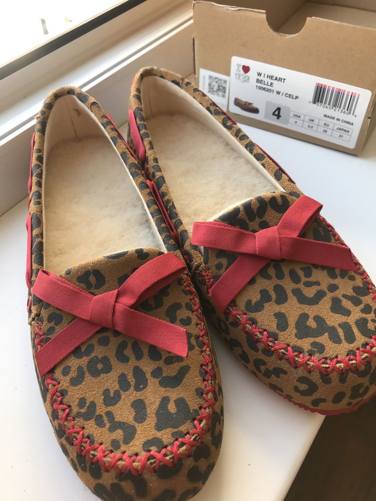 Взуття фірмове оригінал UGG весна  осінь 35 розмір