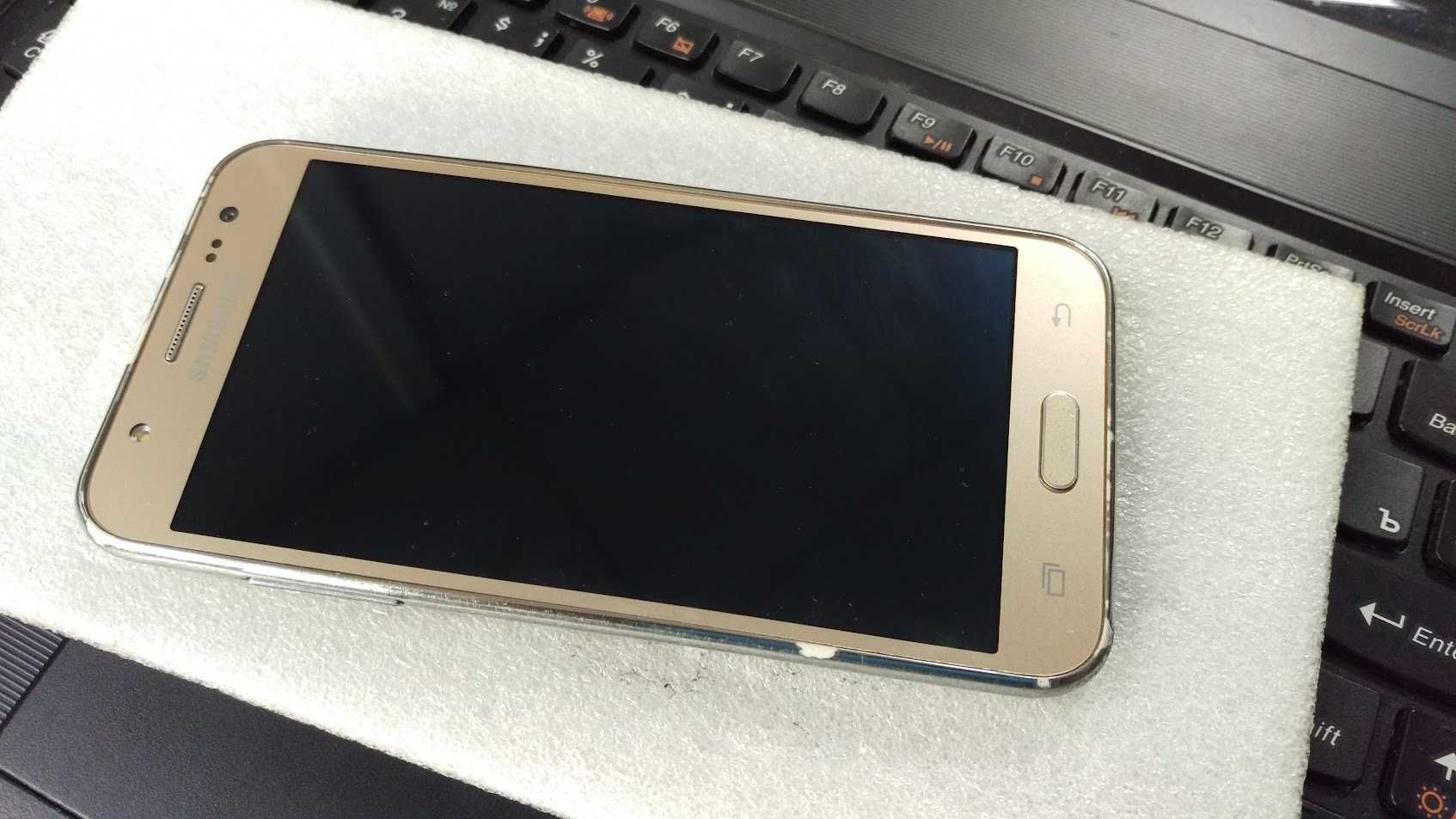 Телефон Galaxy J5 (SM-J500H)