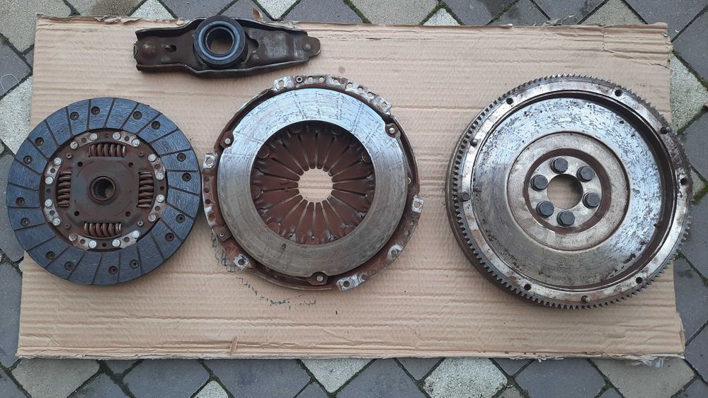 Комплект щеплення 1.6 TDI 77kW VW Skoda Seat 04L141025F Sachs124тис.км