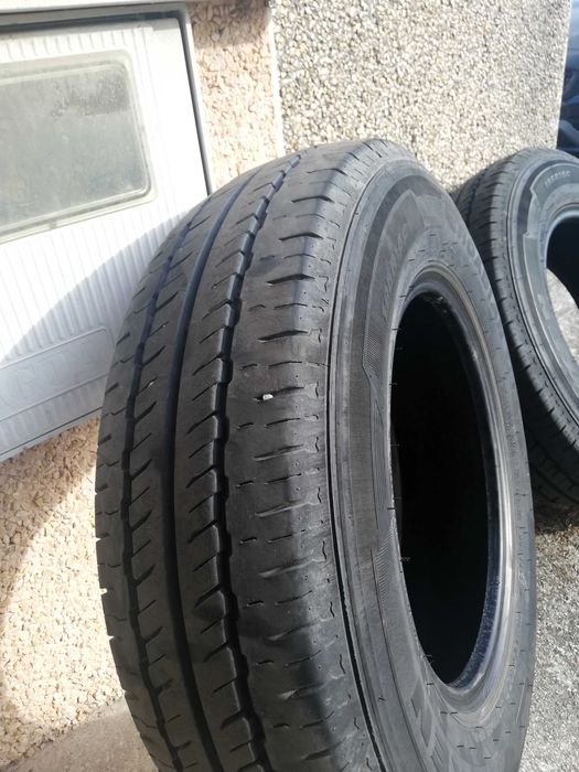 2 pneus Nexen 195/80R15