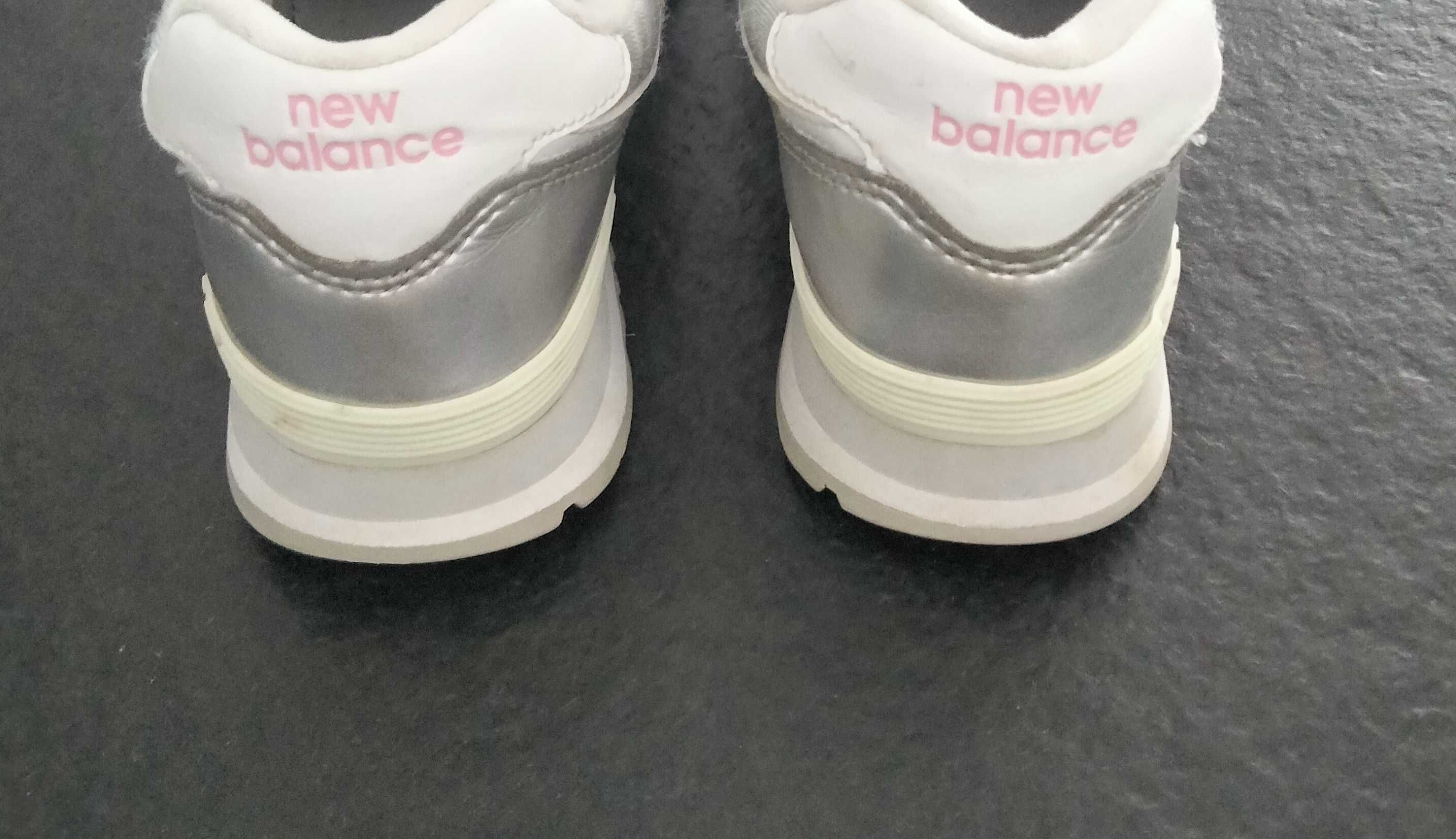 Buty New Balance srebrne 33