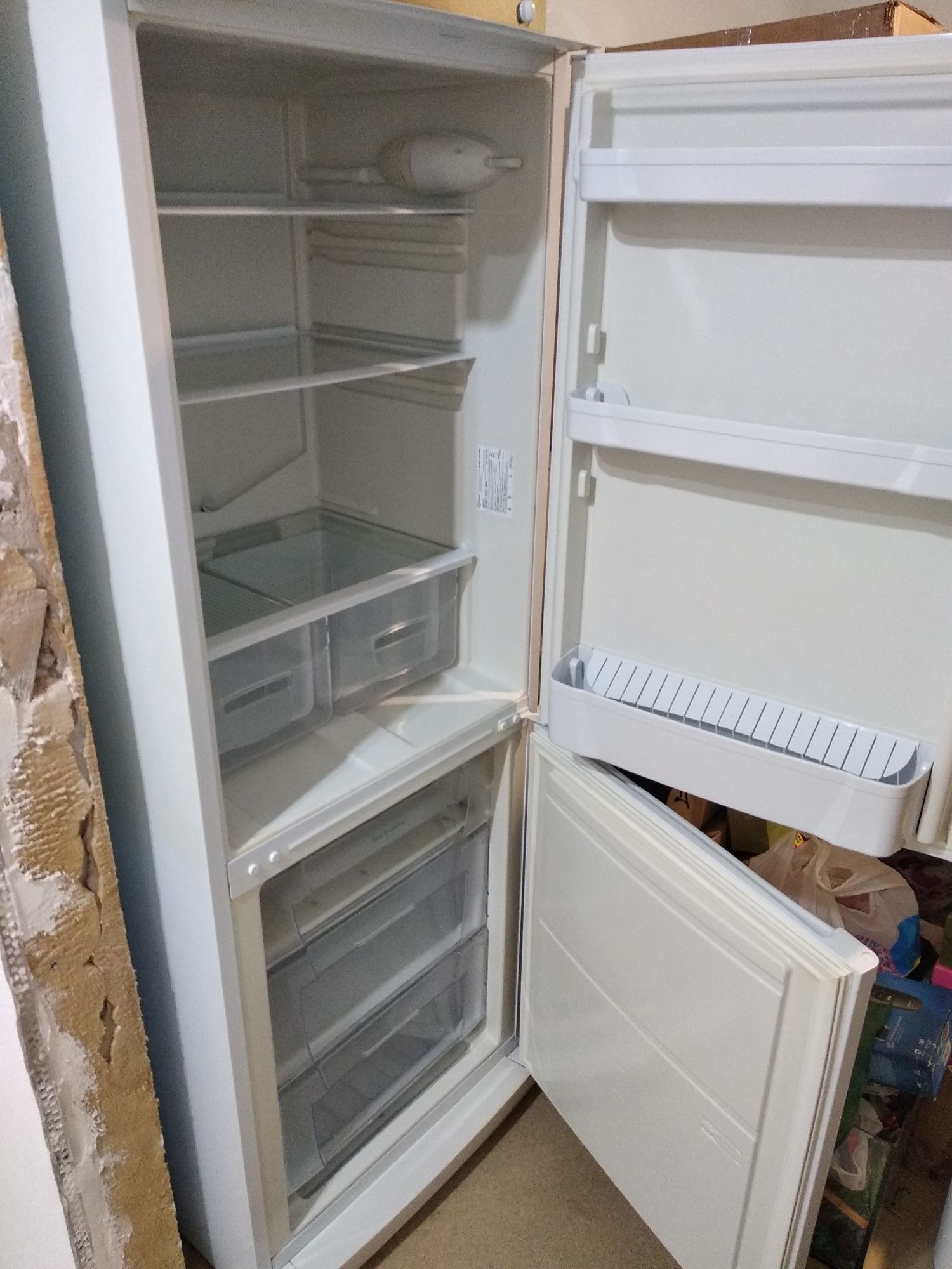 Холодильник INDESIT