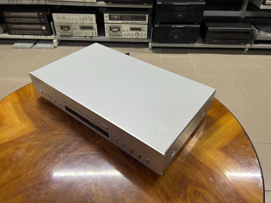 Odtwarzacz płyt CD Yamaha CD-S300 Audio Room