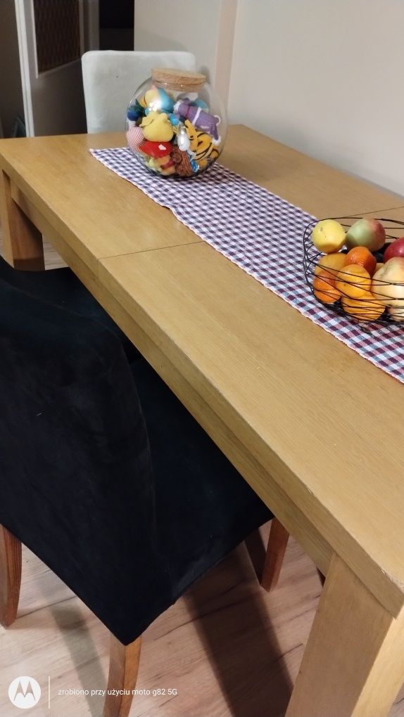 Duży Stoł z krzesłami tanio sprzedamm