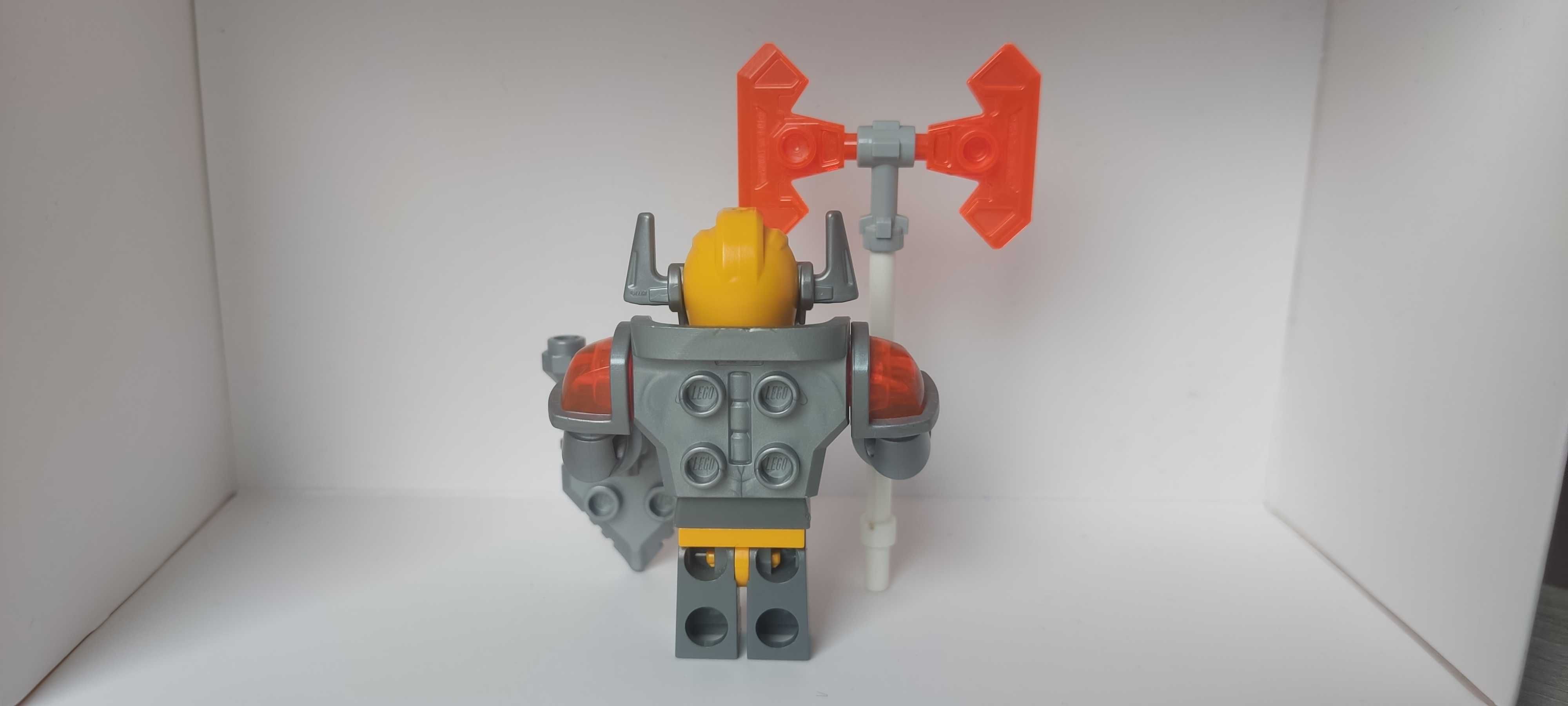 LEGO NEXO KNIGHTS Aaron, Axl, tarcze