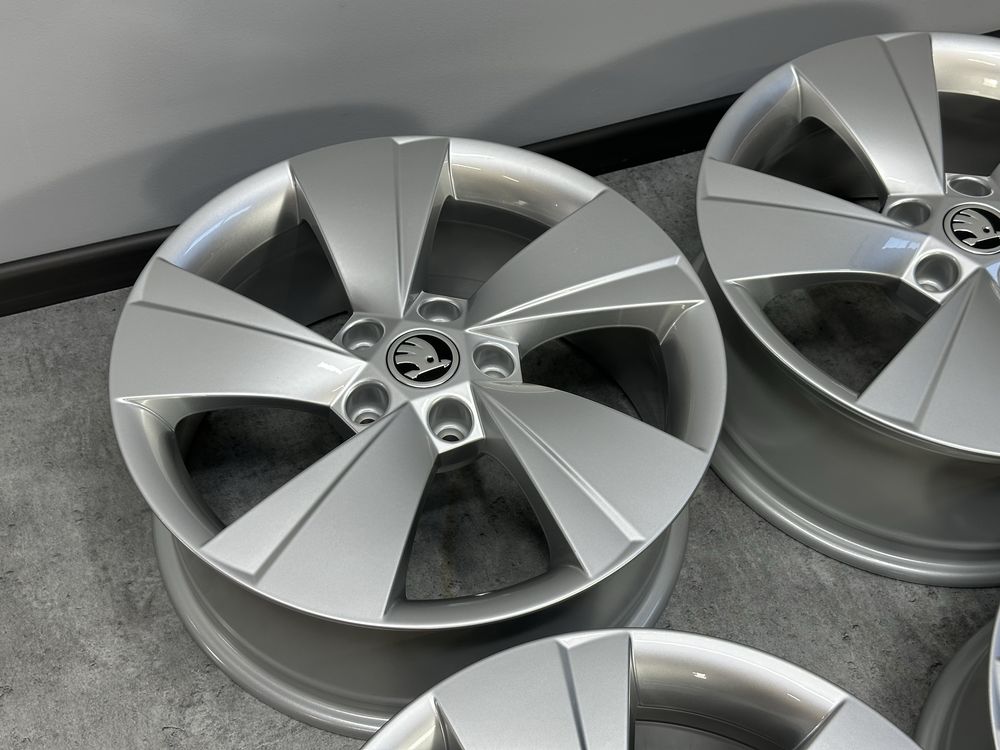 Нові оригінальні диски Skoda Superb 5х112 R17. 3V0601025AJ
