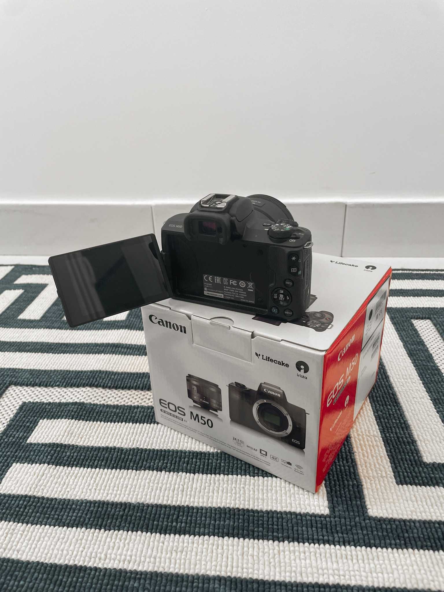 Canon EOS M50 c/ duas lentes e baterias extra