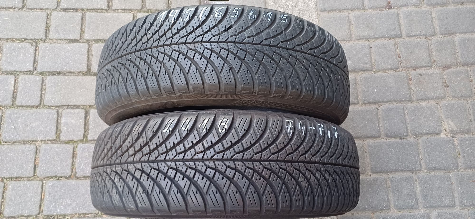 195/65R15 91H YOKOHAMA , dwie opony wielosezonowe.