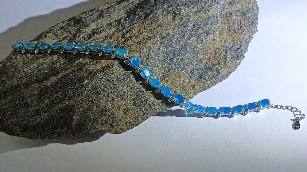 Komplet srebrnej biżuterii z opalami i cyrkoniami p 925