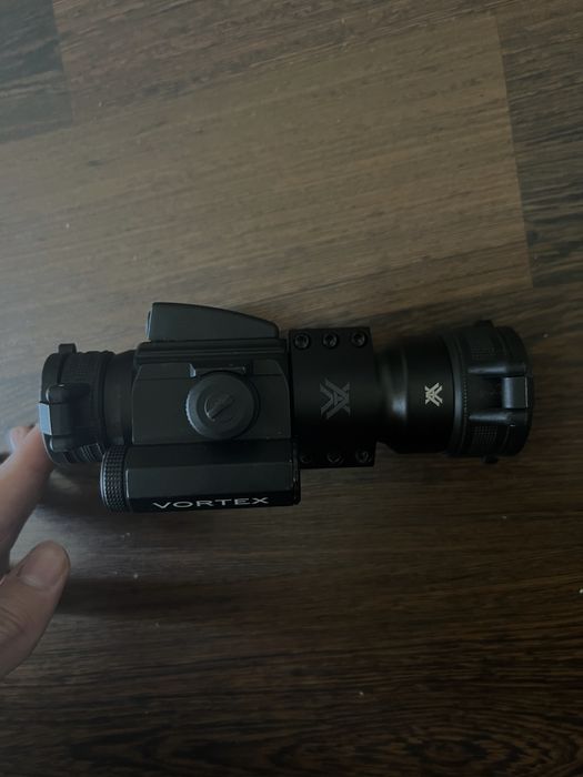 Приціл коліматорний Vortex StrikeFire II