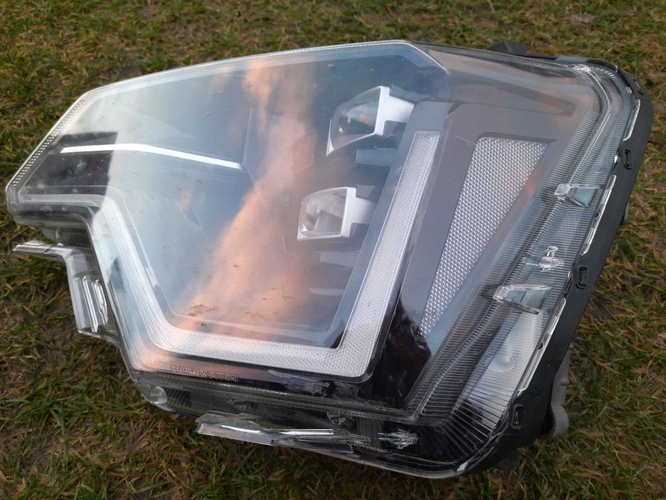 Przedni reflektor Kia Niro 2024