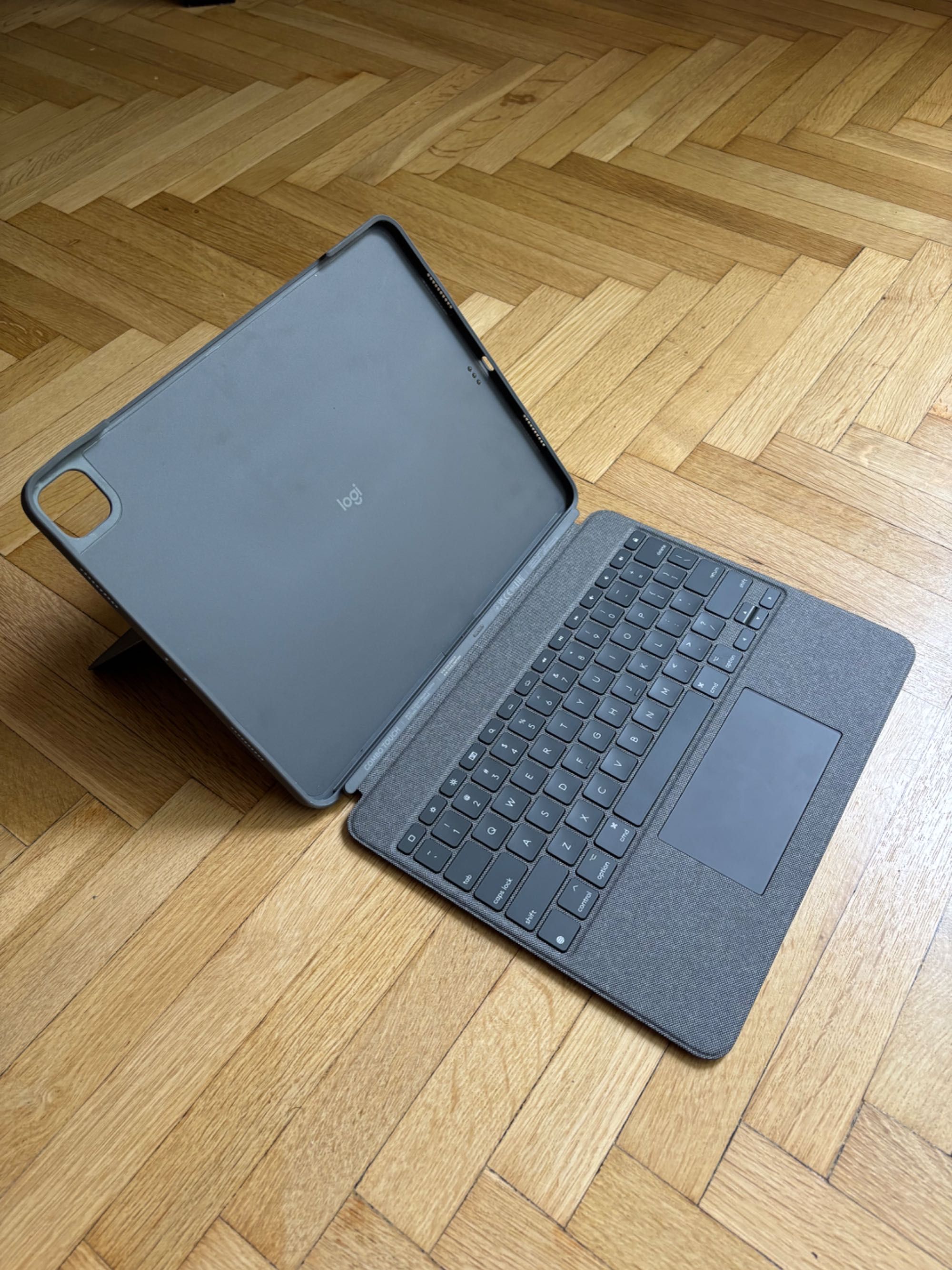 Etui Klawiatura Logitech Combo Touch do iPada Pro 12,9 (5. gen)