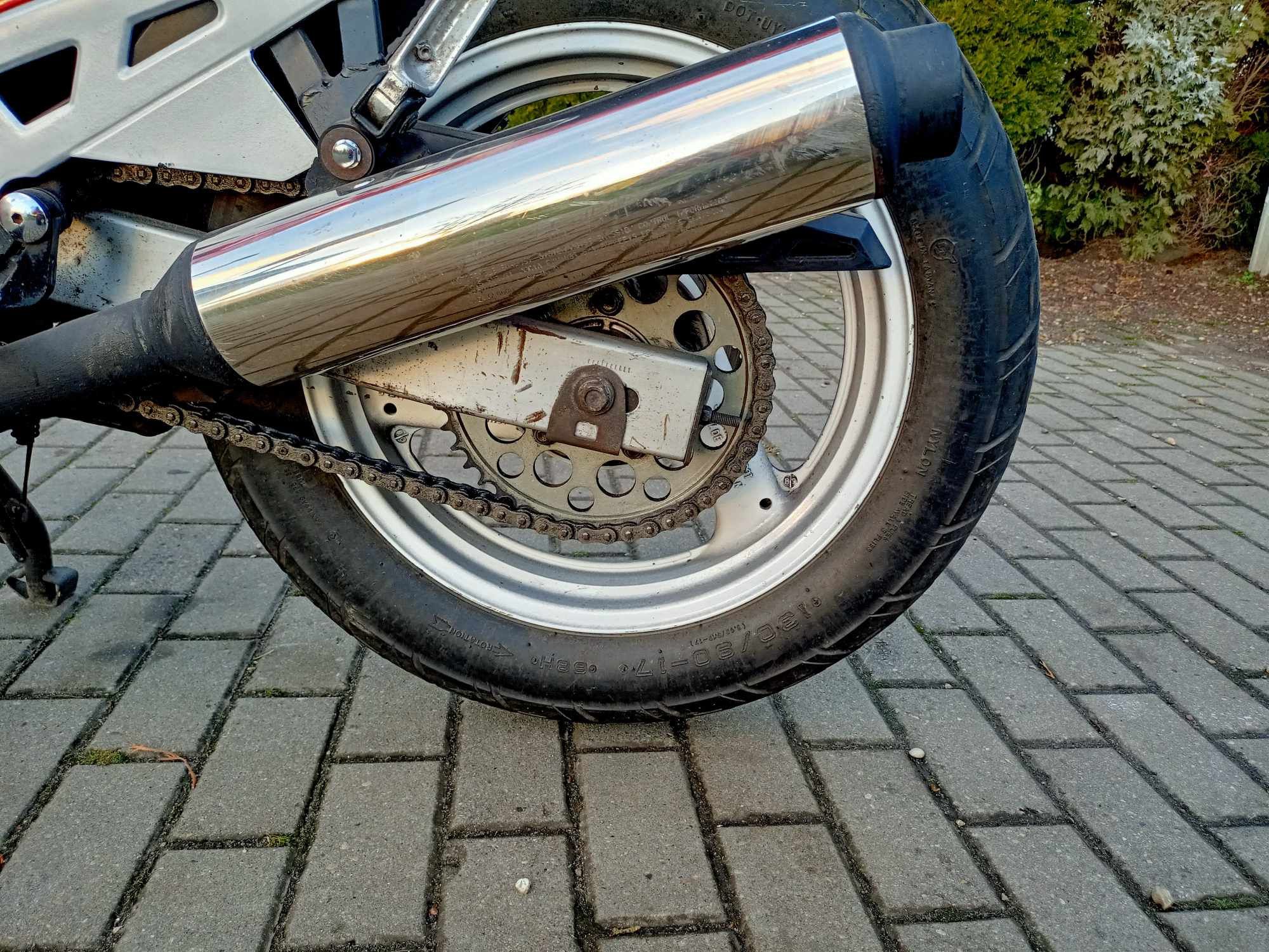 Suzuki    GSX 600!