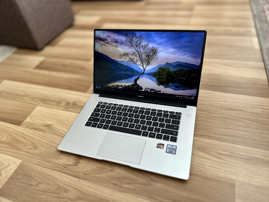 Huawei MateBook D14 - Ryzen 7 - 8GB / 512 SSD / Radeon Vega 10 / Win11