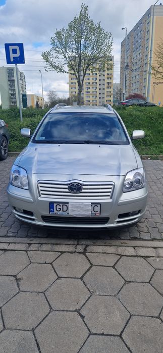 Toyota Avensis 2005 rok