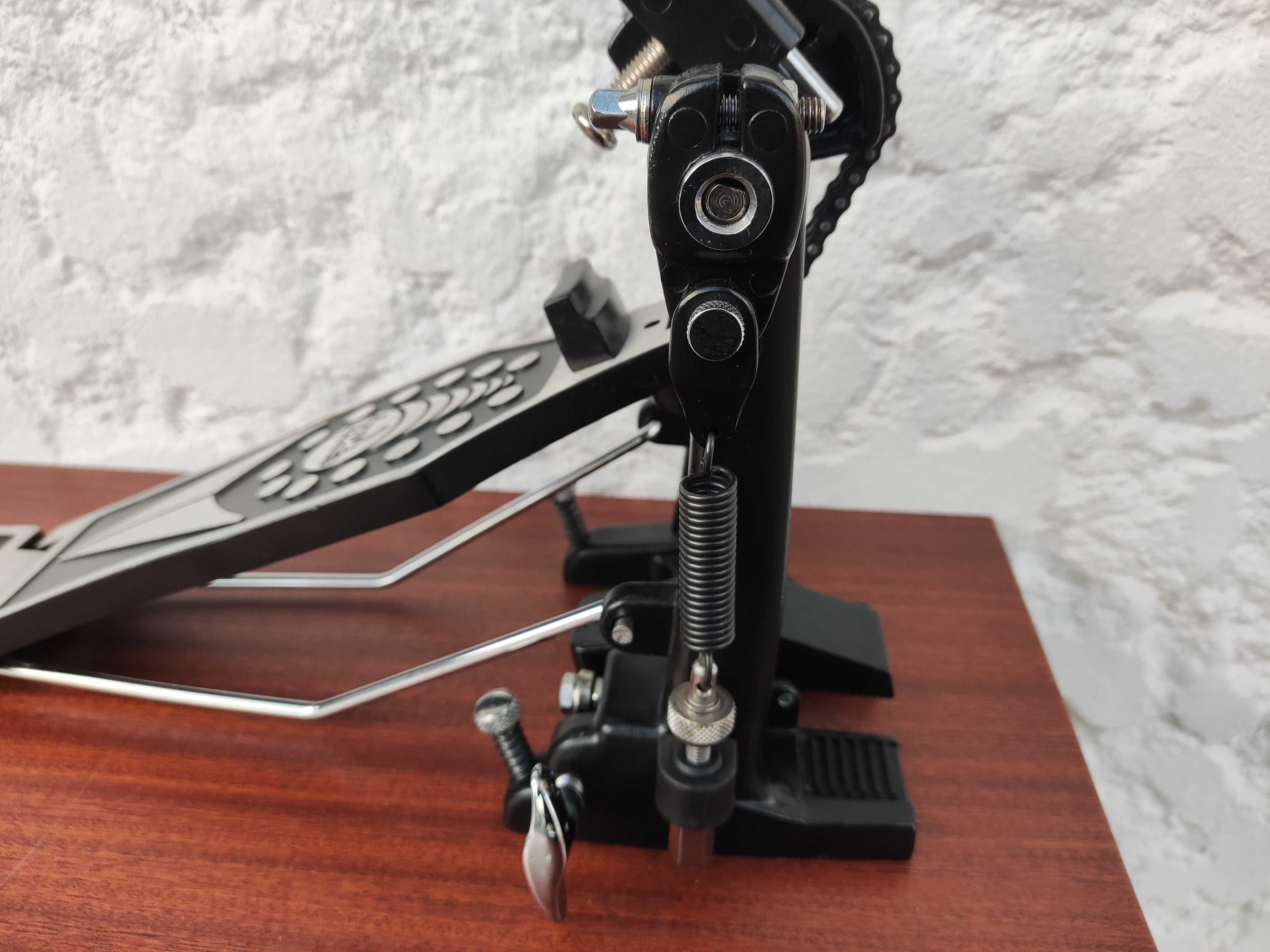 Pedal de bombo Taye