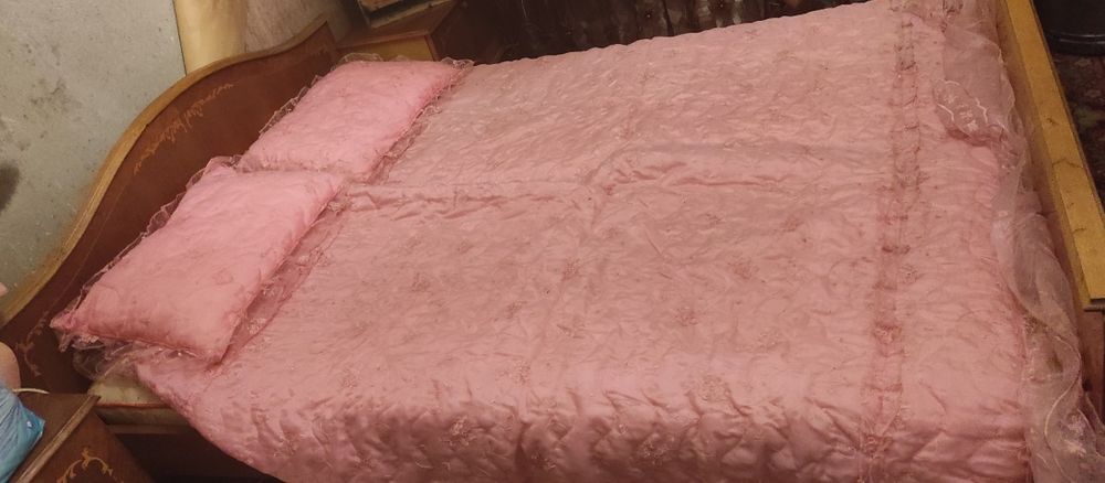 Ліжко двуспальне