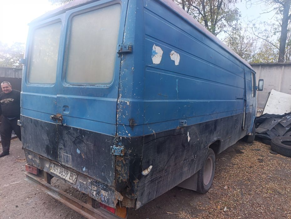 Мерседес 508Д цельнометаллический