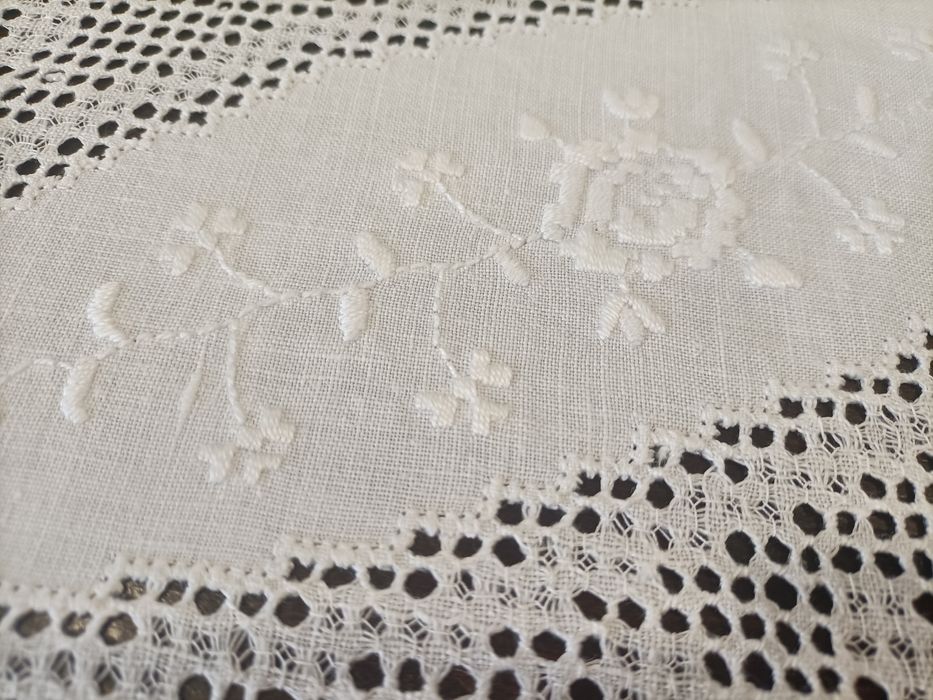 Toalha em Linho de Crivo em ótimo estado
240*160cm