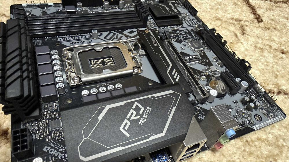 ASRock B660M Pro RS DDR4