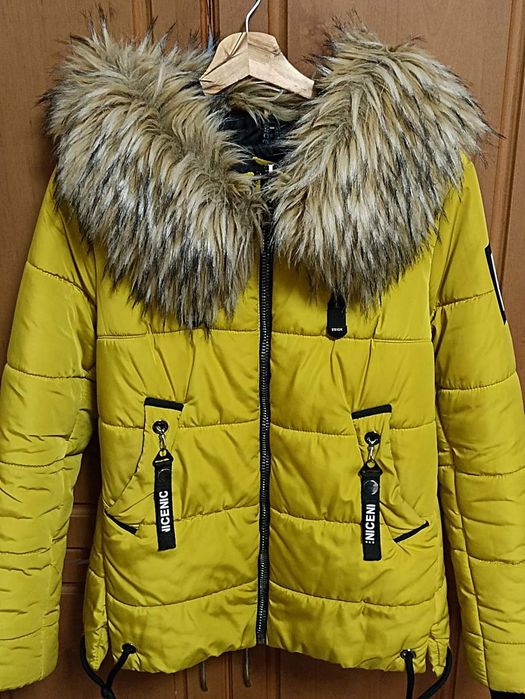 Продам куртку,недорого розмір-М