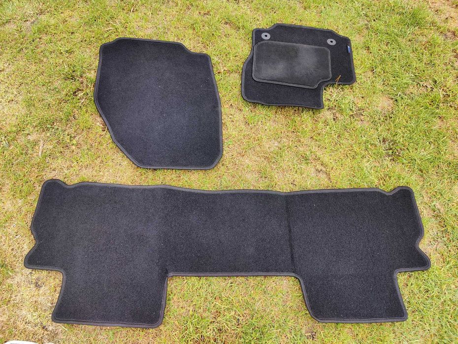 Dywaniki welurowe Ford S-Max - stan idealny