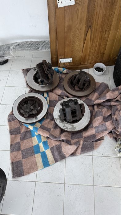 Sistema travagem BMW F30 2013