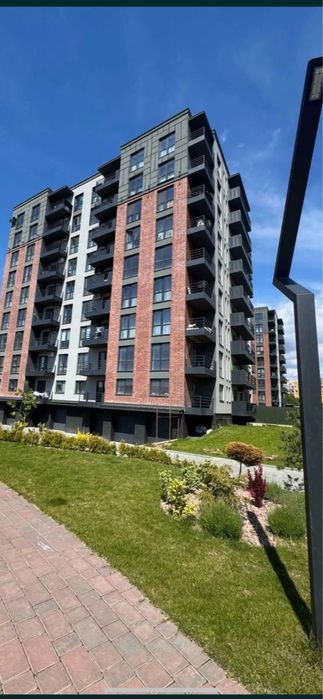 Продається красива 2 кімнатна West Towers