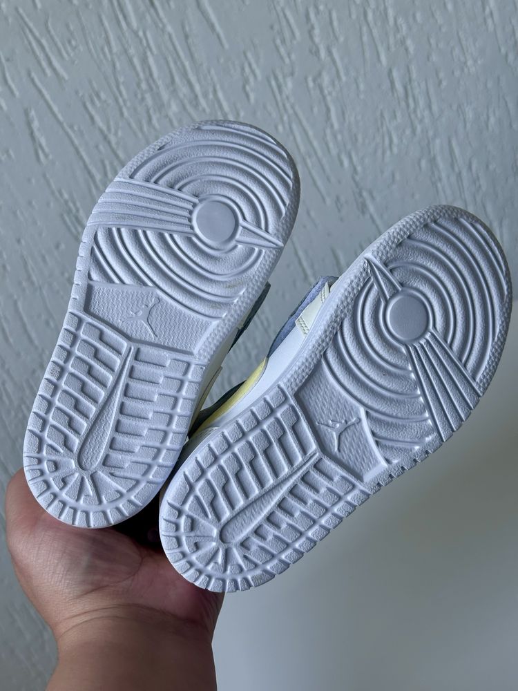 27 р, 17.5 см. устілка. Дитячі кросівки Nike, оригінал