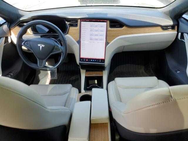 Tesla Model S 2020