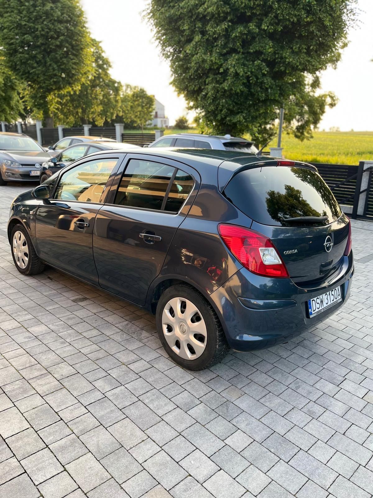 Opel Corsa 1.4 Bogata wersja 111 lat Opla