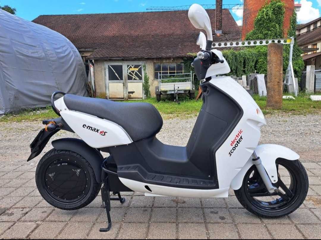 Mota Elétrica Emax 90 S