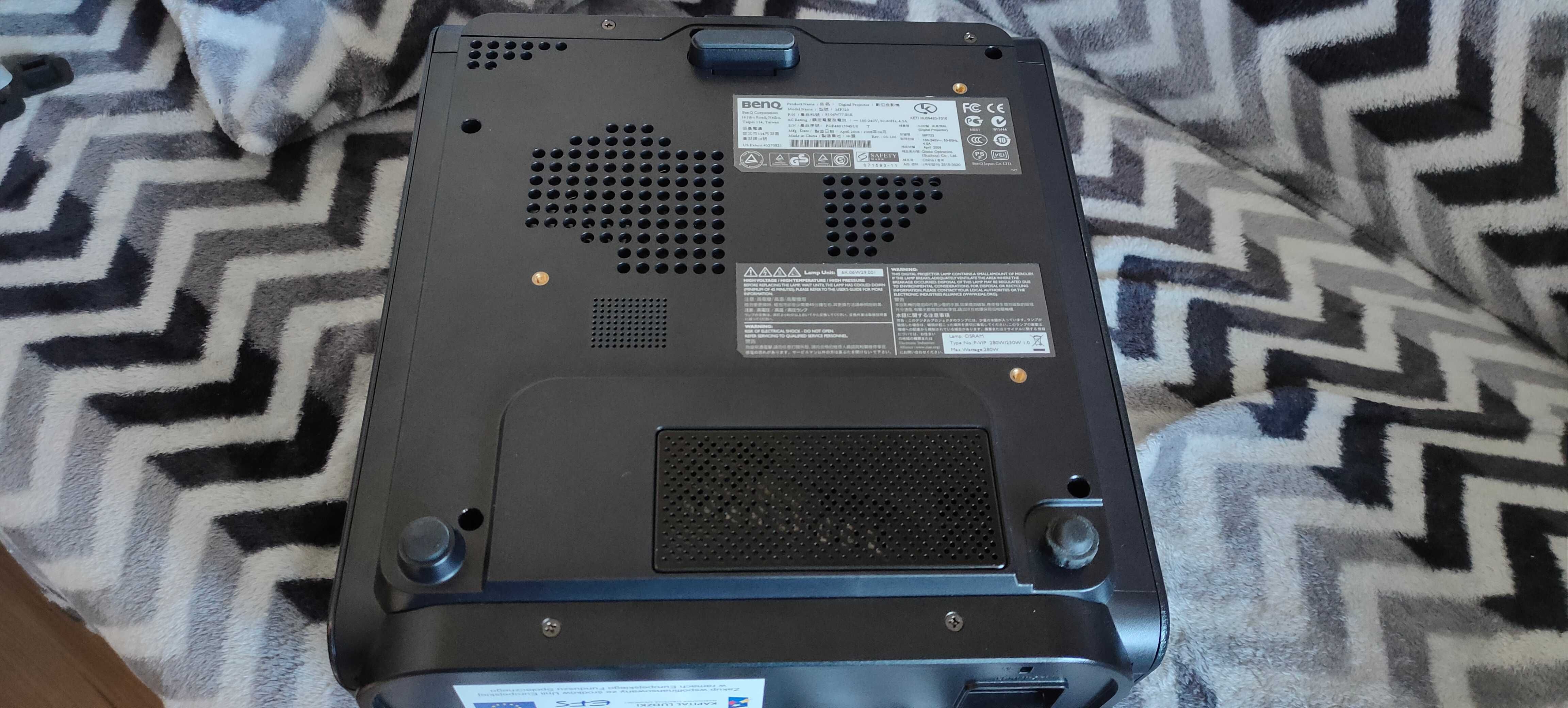 Projector BenQ-MP723_BDB_WAWA