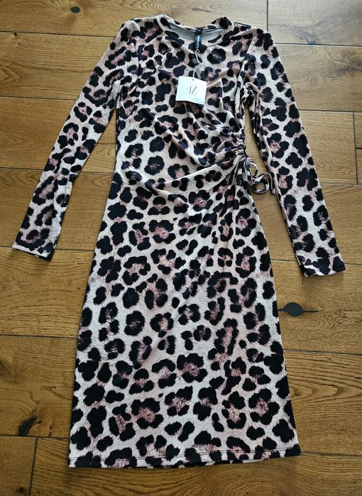 OBNIŻKA - Sukienka midi prążkowana w panterkę rozmiar uniwersalny