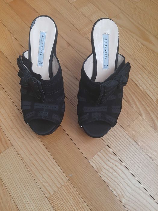 Туфлі сабо чорного кольору натуральна замша