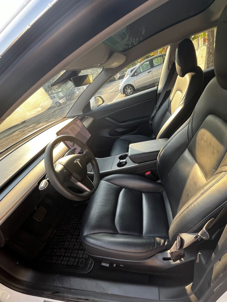 Tesla Model 3 Branco