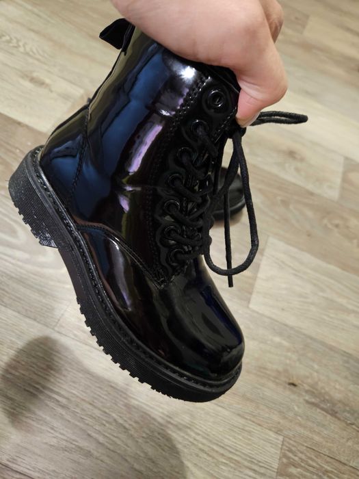 Продам дитячі ботинки весна - осінь