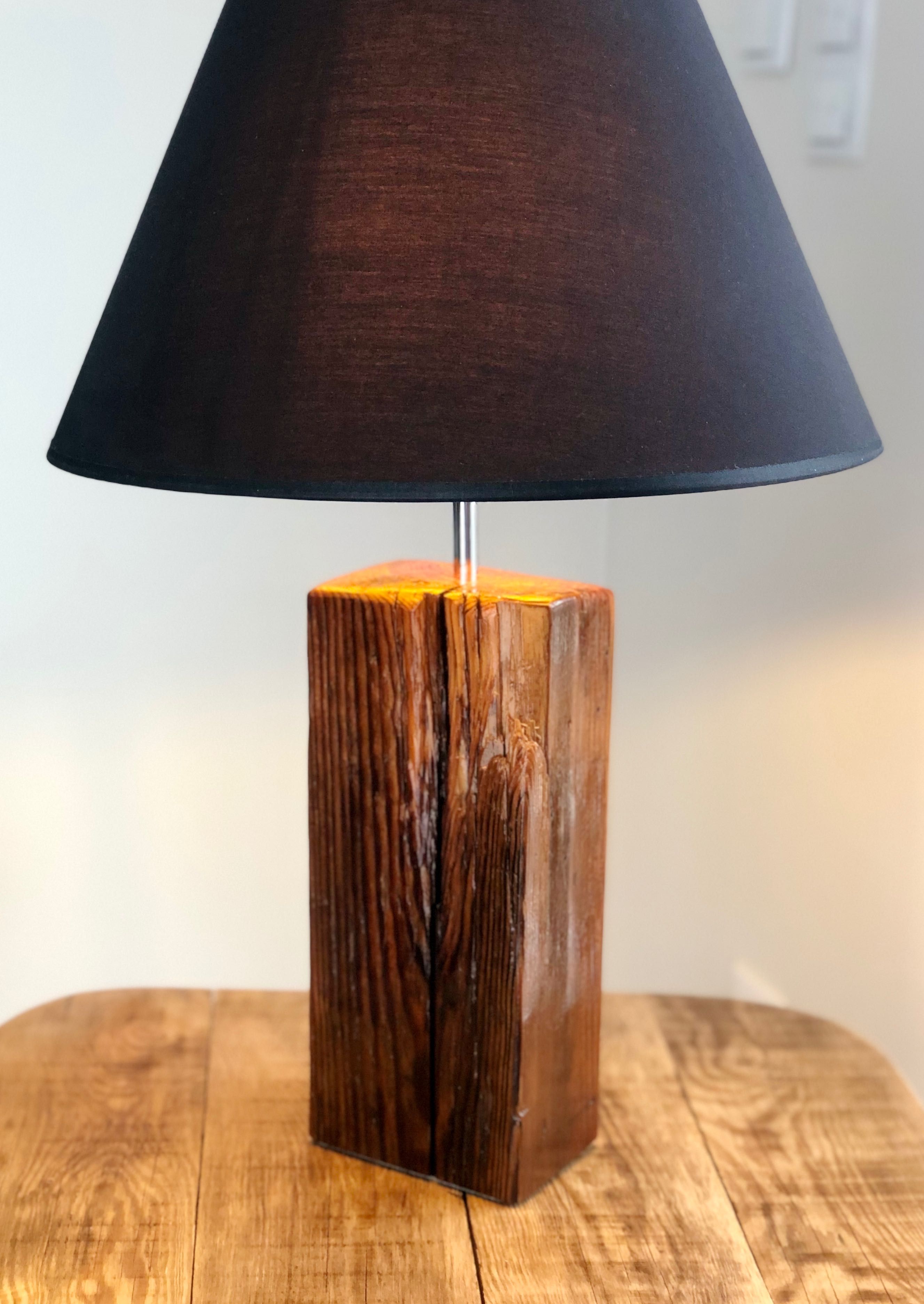 Lampa stołowa w stylu rustykalnym