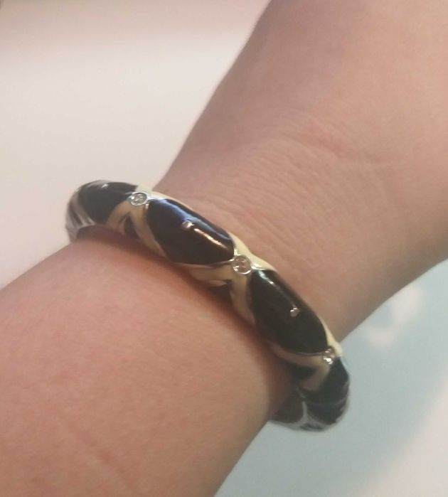 Bransoletka otwierana czarna, srebrno-biały wzór + cyrkonie