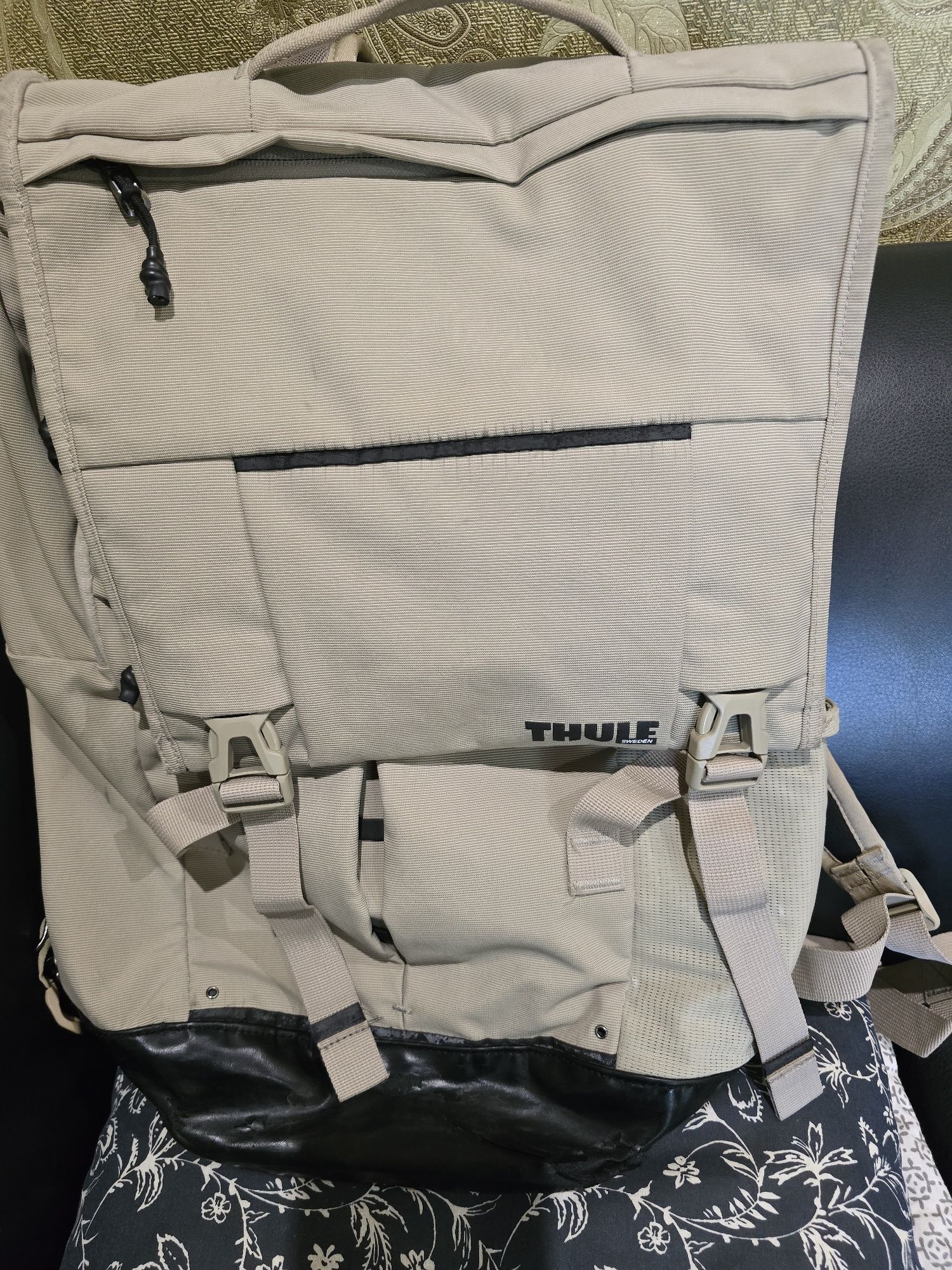 Рюкзак/наплічник Thule - Paramount 29L Latte в ідеалі