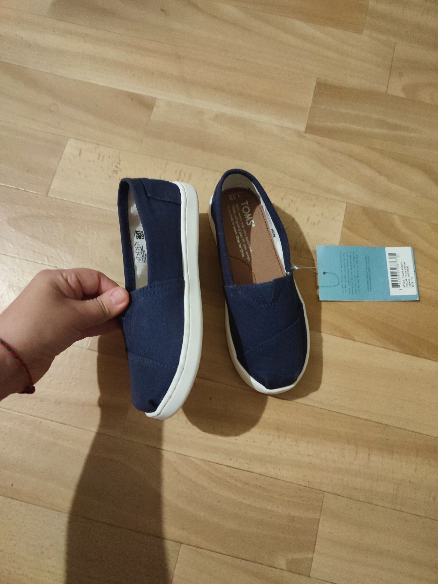 Слипоны тапочки TOMS для девочки новый