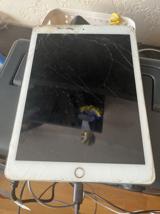 Ipad A1567, працює від зарядки