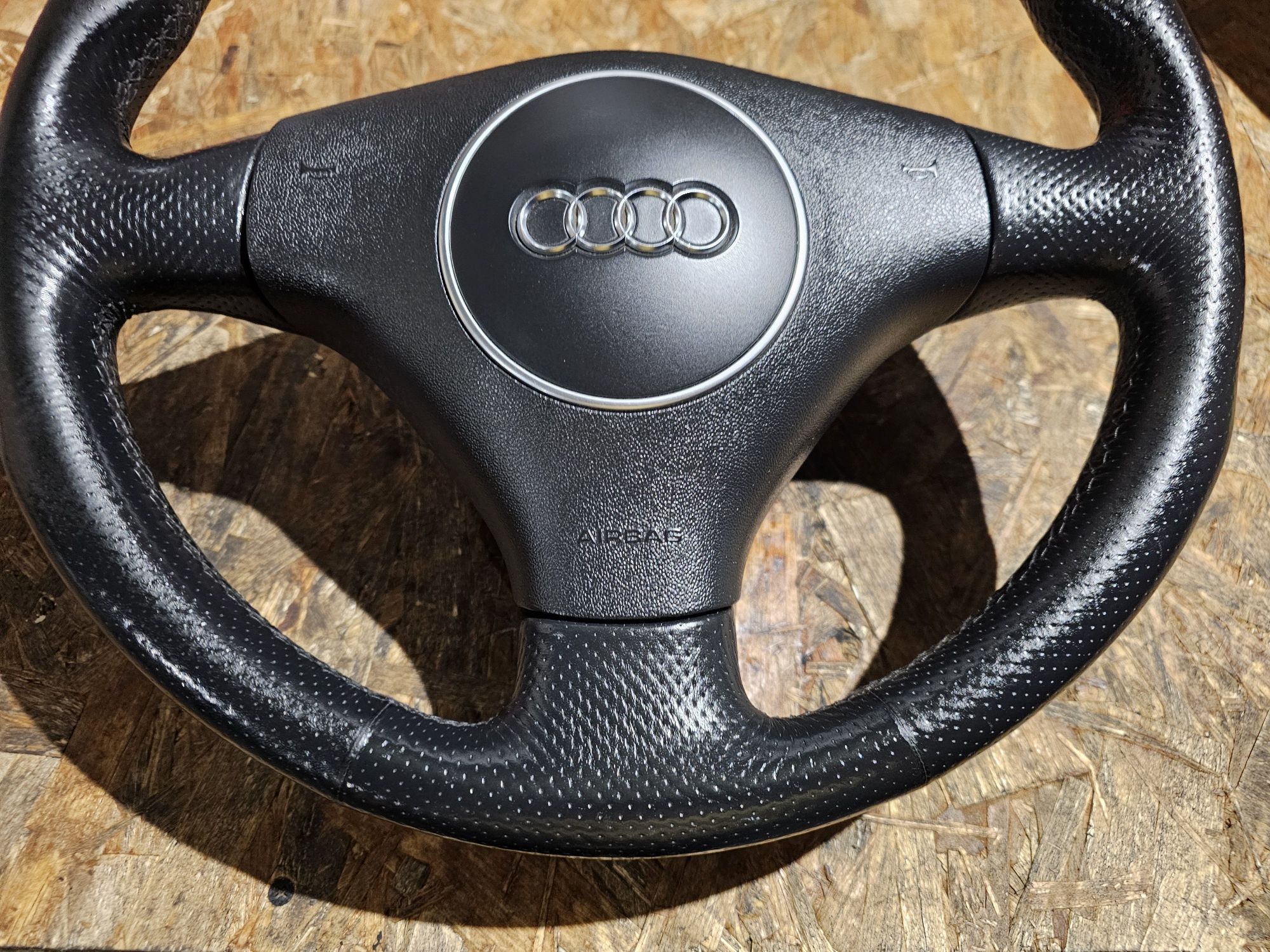 Kierownica trójramienna skóra Audi A3 8P A4 A6 poduszka airbag czarna