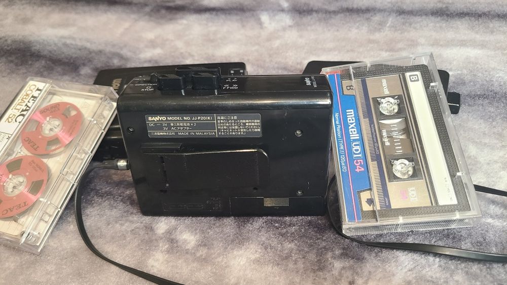 Винтажный кассетный плеер SANYO JJ-P20 рабочий, отличное звучание