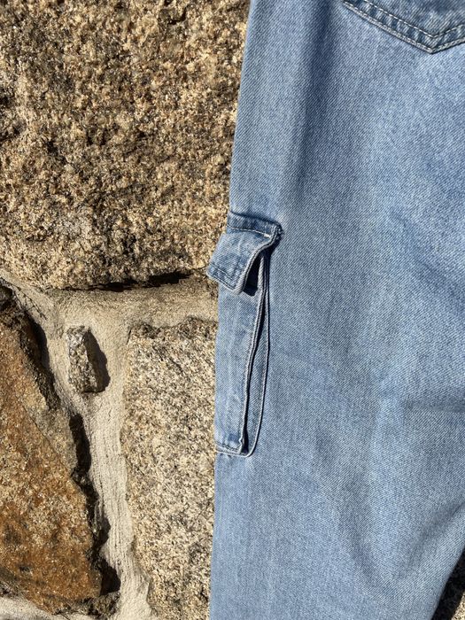 Calças denim estilo cargo
