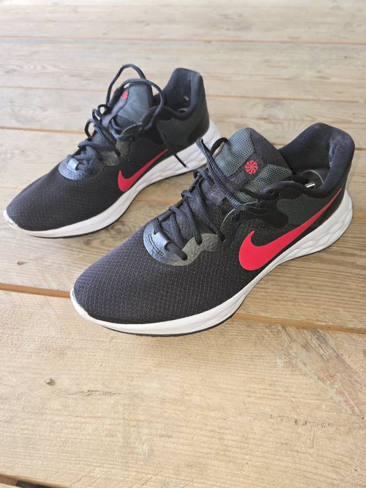 Nike Performance Revolution 6